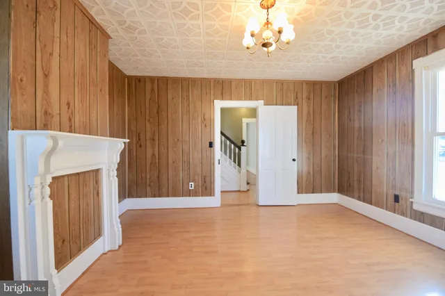 $285,000 | 207 Water Street, Sharptown, MD 21861