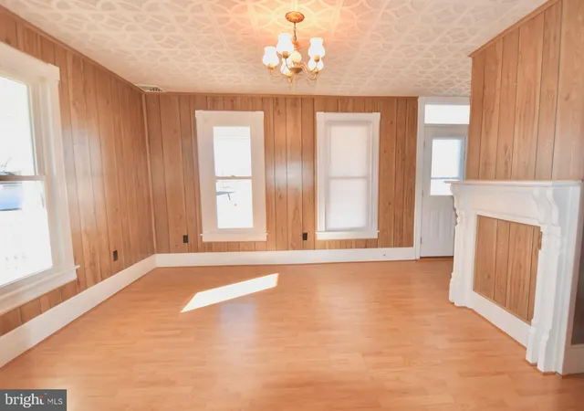 $285,000 | 207 Water Street, Sharptown, MD 21861