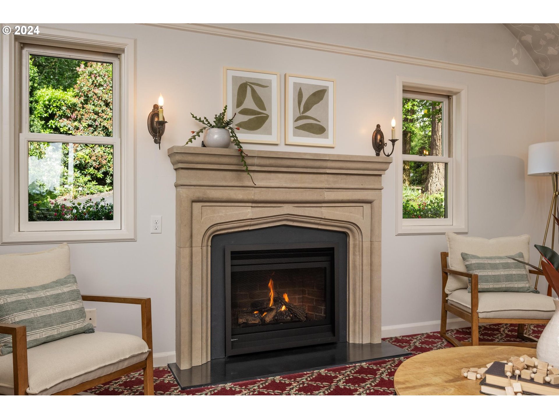 400 Southwest Edgecliff Road Portland, OR 97219 - Photo 23 of 47 Fireplace Gas