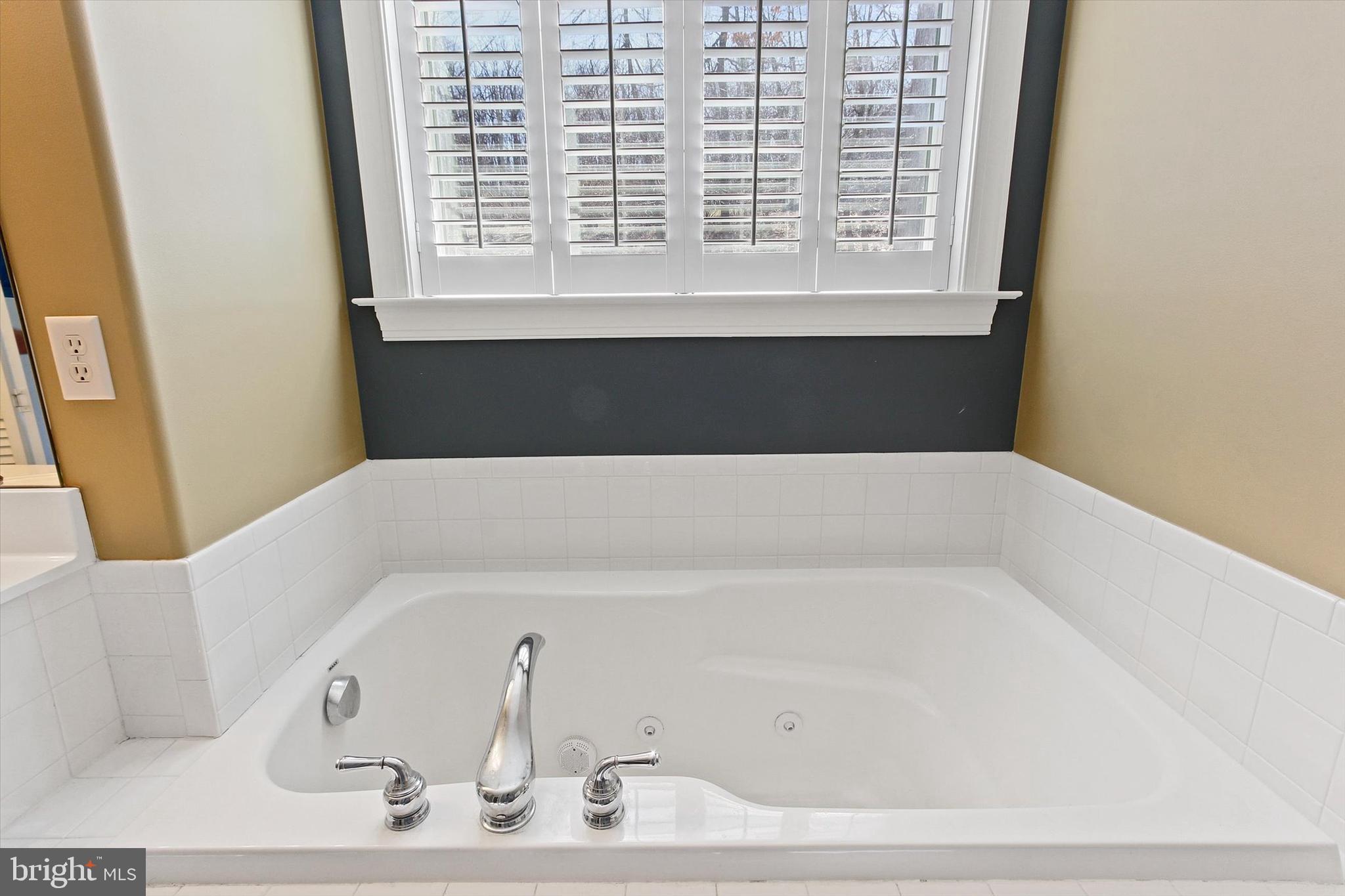 1133 Kuhn Road Boiling Springs, PA 17007 - Photo 23 of 58 Primary Bathroom