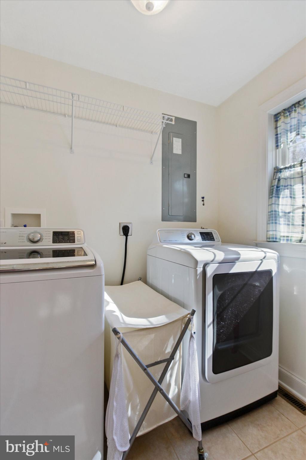 1133 Kuhn Road Boiling Springs, PA 17007 - Photo 24 of 58 Laundry