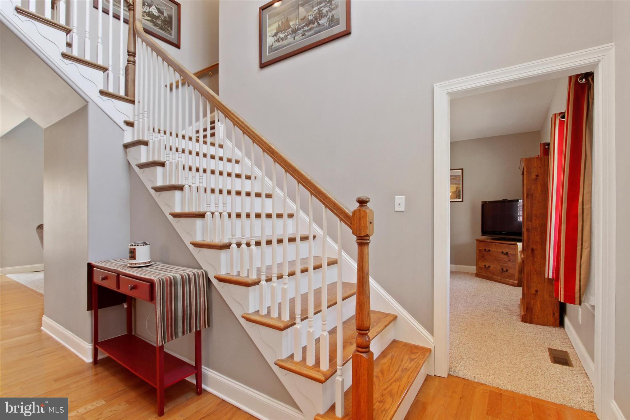 1133 Kuhn Road Boiling Springs, PA 17007 - Photo 4 of 58 Foyer