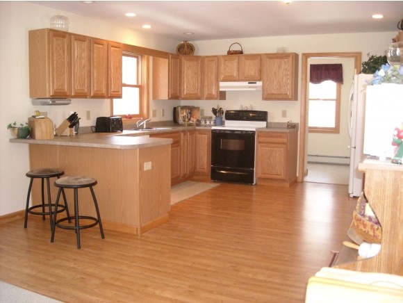 742 St Johnsbury Road Littleton, NH 03561 - Photo 2 of 29 Gallery Image 2