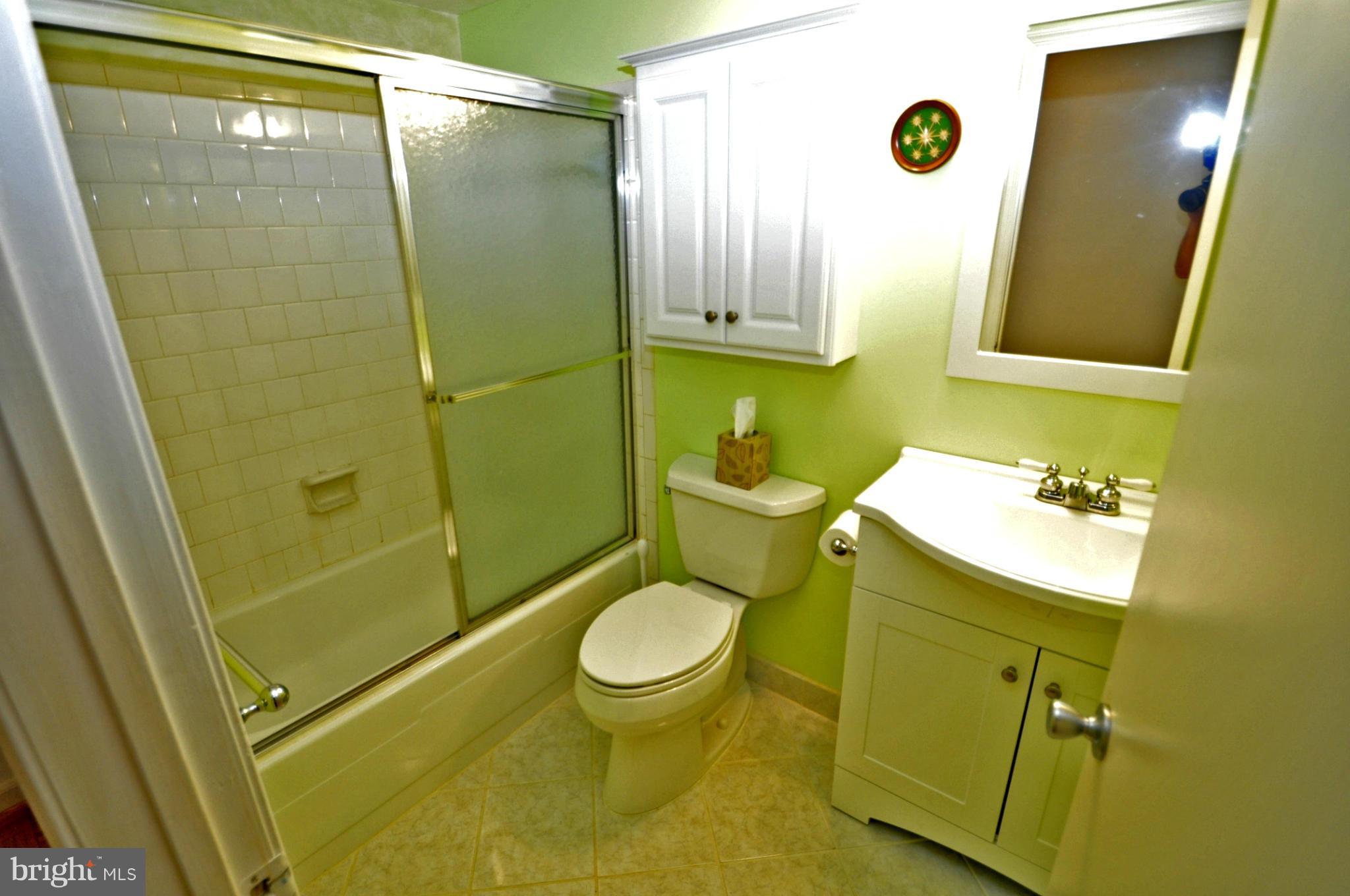 142 Georgetown Road, Unit 8 Annapolis, MD 21403 - Photo 10 of 17 Bath