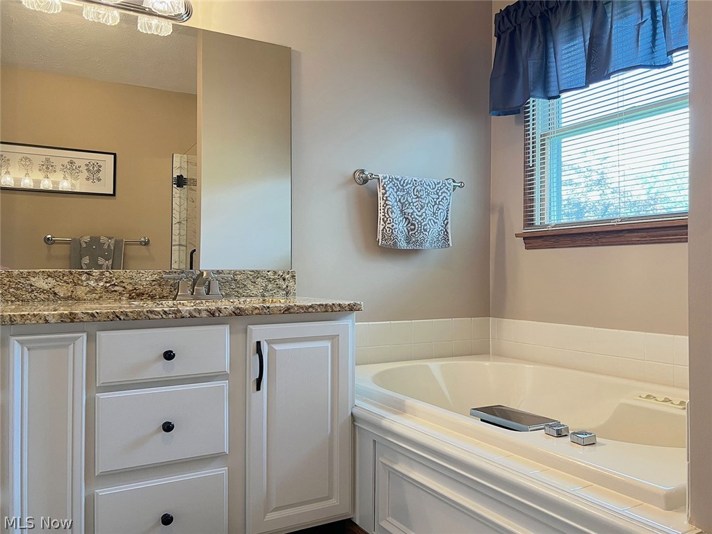 1171 Vermilion Road Vermilion, OH 44089 - Photo 18 of 32 Owner's ensuite