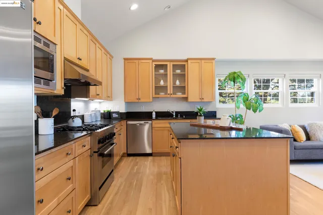 $1,200,000 | 50 Pine Hills Court, Oakland, CA 94611