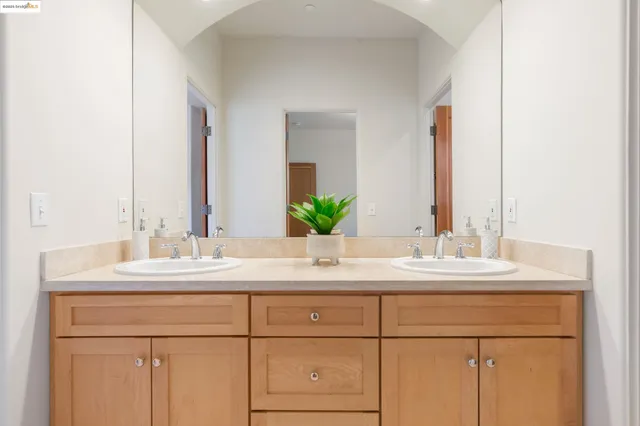 $1,200,000 | 50 Pine Hills Court, Oakland, CA 94611