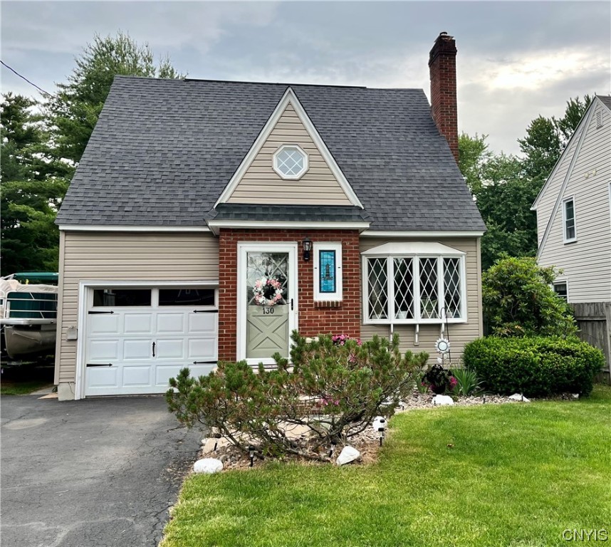 Very Cottage like front