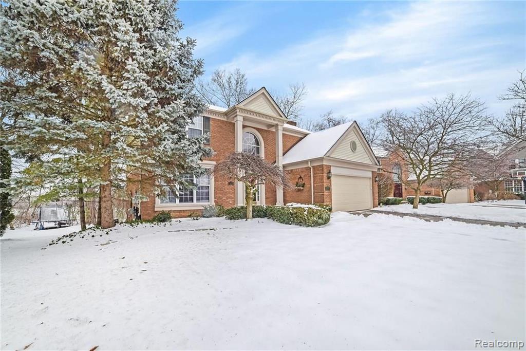 1227 Arms Court Rochester Hills, MI 48307 - Photo 2 of 37