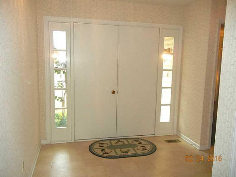 3901 Crescent Hill Road Springfield, OH 45502 - Photo 4 of 25