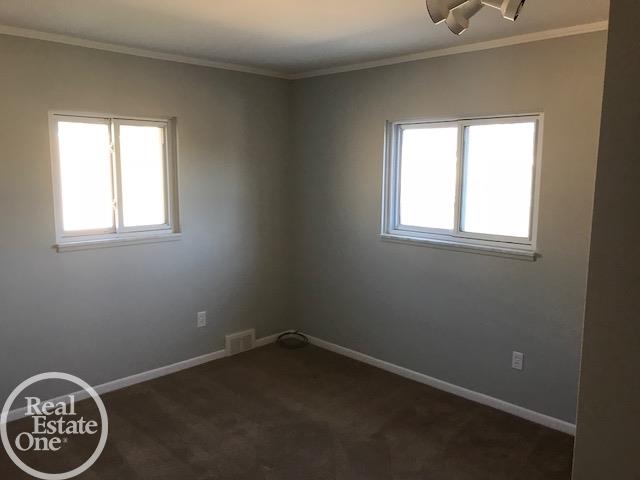 11339 Racine Road Warren, MI 48093 - Photo 17 of 28 31342459-16.JPG