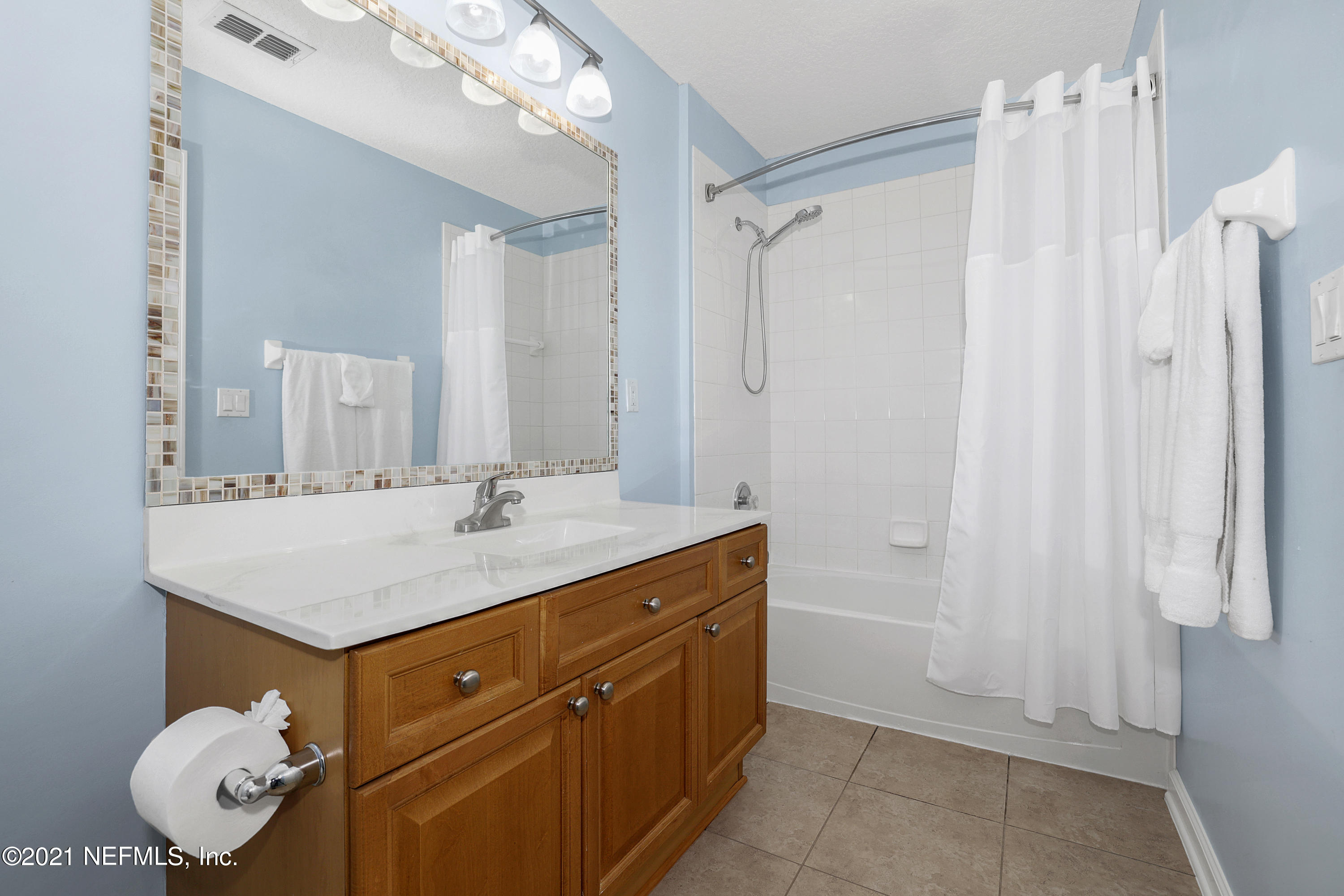 6286 Battlegate Road Jacksonville, FL 32258 - Photo 21 of 32 Guest Room Ensuite Bath
