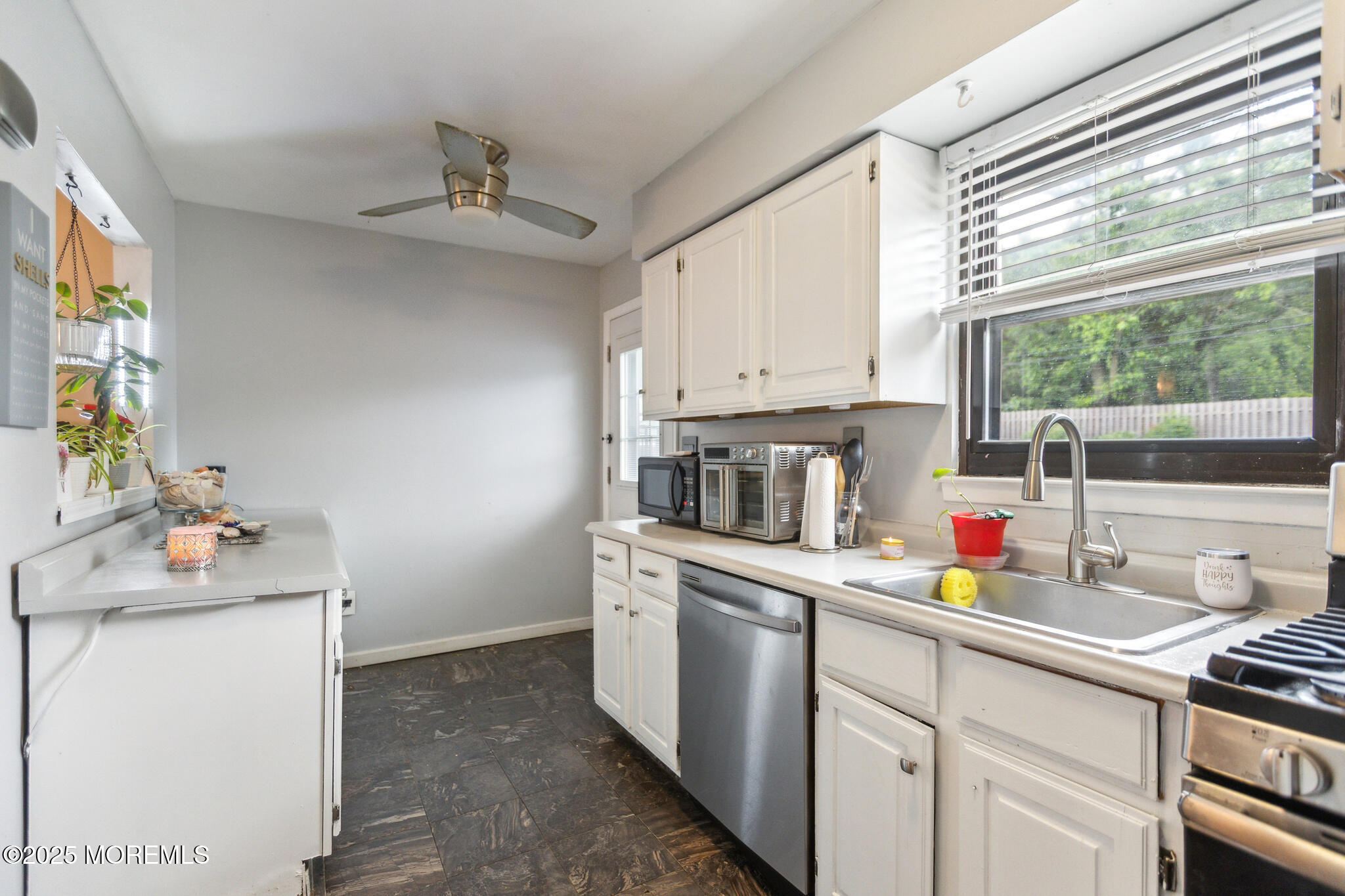 321 Spring Street, Unit 8 Red Bank, NJ 07701 - Photo 8 of 15 06_321_Spring_St_8_Red_Bank_NJ_07701_USA