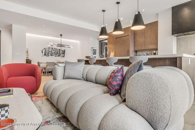 $5,975,000 | 45 Wood Road, Unit 401, Snowmass Village, CO 81615