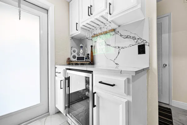 $2,700 | 400 Southeast 10th Street, Unit 105, Deerfield Beach, FL 33441