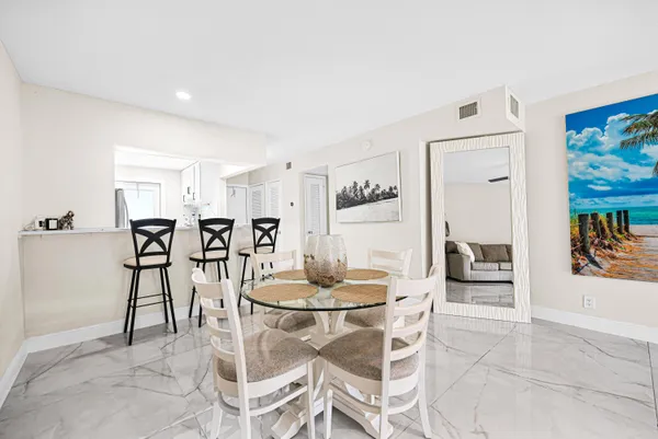 $2,700 | 400 Southeast 10th Street, Unit 105, Deerfield Beach, FL 33441