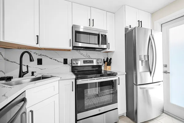 $2,700 | 400 Southeast 10th Street, Unit 105, Deerfield Beach, FL 33441