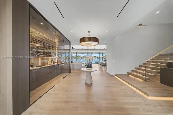 $32,500,000 | 1400 West Lake Drive, Fort Lauderdale, FL 33316