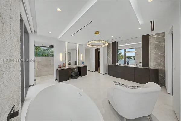 $32,500,000 | 1400 West Lake Drive, Fort Lauderdale, FL 33316