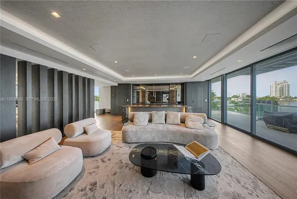 $32,500,000 | 1400 West Lake Drive, Fort Lauderdale, FL 33316