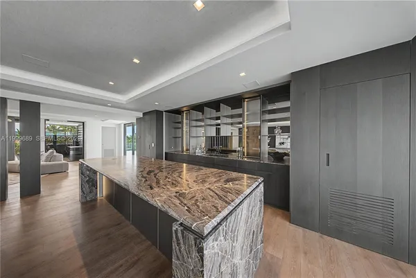 $32,500,000 | 1400 West Lake Drive, Fort Lauderdale, FL 33316