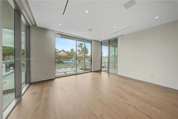 $32,500,000 | 1400 West Lake Drive, Fort Lauderdale, FL 33316