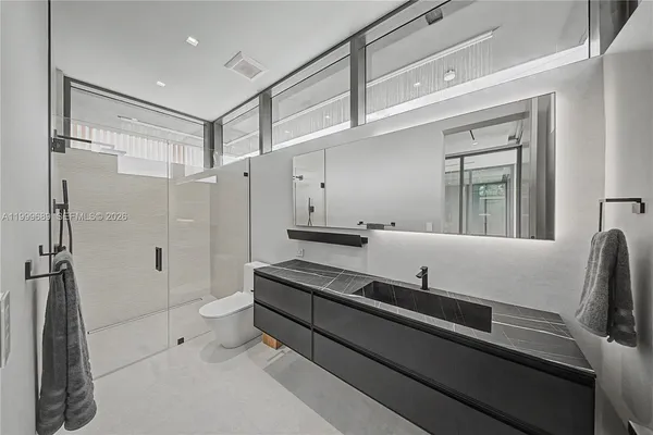 $32,500,000 | 1400 West Lake Drive, Fort Lauderdale, FL 33316