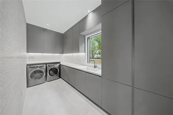 $32,500,000 | 1400 West Lake Drive, Fort Lauderdale, FL 33316
