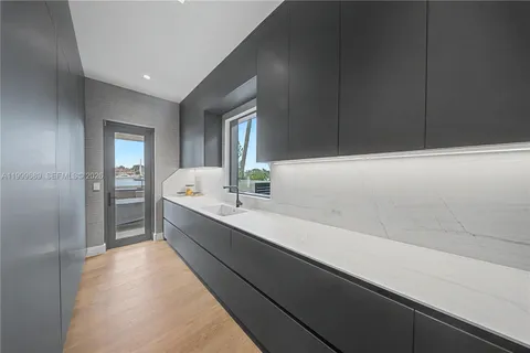 $32,500,000 | 1400 West Lake Drive, Fort Lauderdale, FL 33316