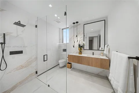 $32,500,000 | 1400 West Lake Drive, Fort Lauderdale, FL 33316