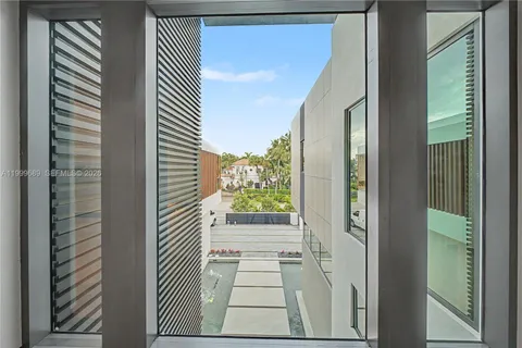 $32,500,000 | 1400 West Lake Drive, Fort Lauderdale, FL 33316