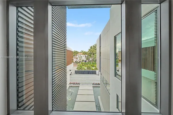 $32,500,000 | 1400 West Lake Drive, Fort Lauderdale, FL 33316