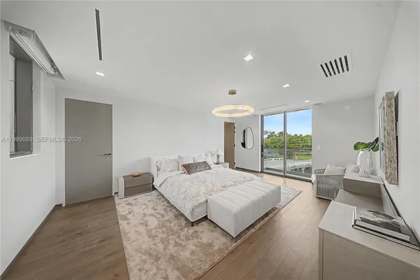 $32,500,000 | 1400 West Lake Drive, Fort Lauderdale, FL 33316