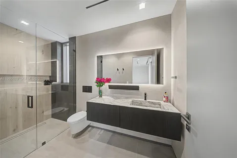 $32,500,000 | 1400 West Lake Drive, Fort Lauderdale, FL 33316