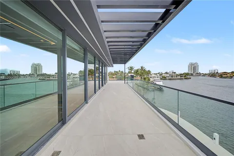$32,500,000 | 1400 West Lake Drive, Fort Lauderdale, FL 33316