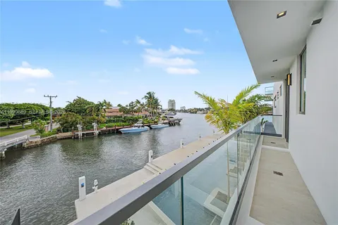 $32,500,000 | 1400 West Lake Drive, Fort Lauderdale, FL 33316