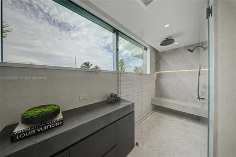 $32,500,000 | 1400 West Lake Drive, Fort Lauderdale, FL 33316