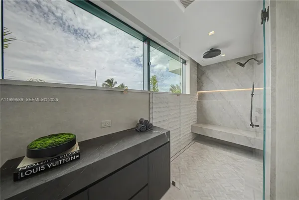 $32,500,000 | 1400 West Lake Drive, Fort Lauderdale, FL 33316