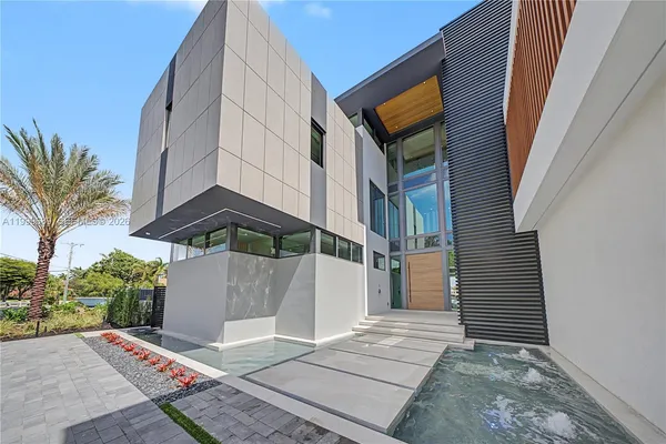 $32,500,000 | 1400 West Lake Drive, Fort Lauderdale, FL 33316
