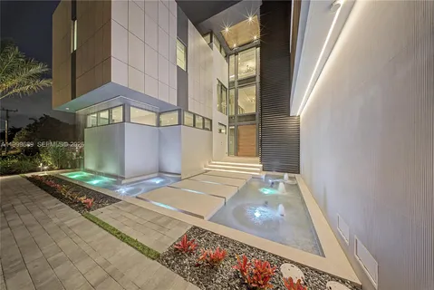 $32,500,000 | 1400 West Lake Drive, Fort Lauderdale, FL 33316
