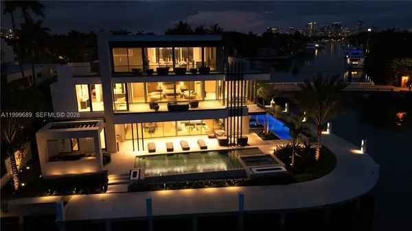$32,500,000 | 1400 West Lake Drive, Fort Lauderdale, FL 33316