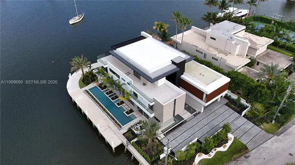 $32,500,000 | 1400 West Lake Drive, Fort Lauderdale, FL 33316