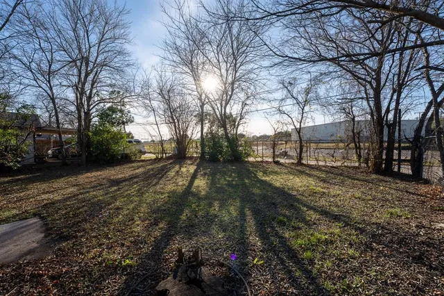 $1,850 | 309 Brookview Drive, DeSoto, TX 75115