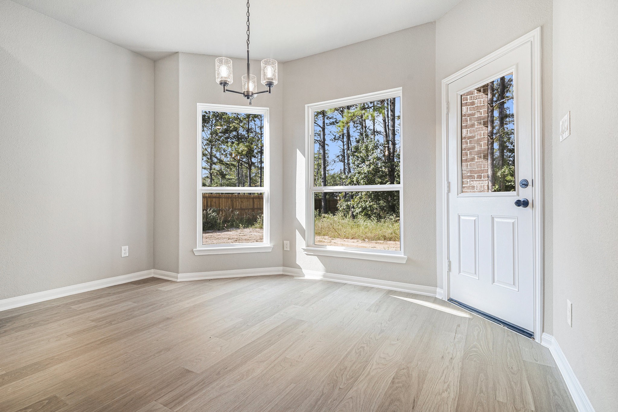 13435 Maverick Trl Road Conroe, TX 77303 - Photo 18 of 39 Breakfast Area