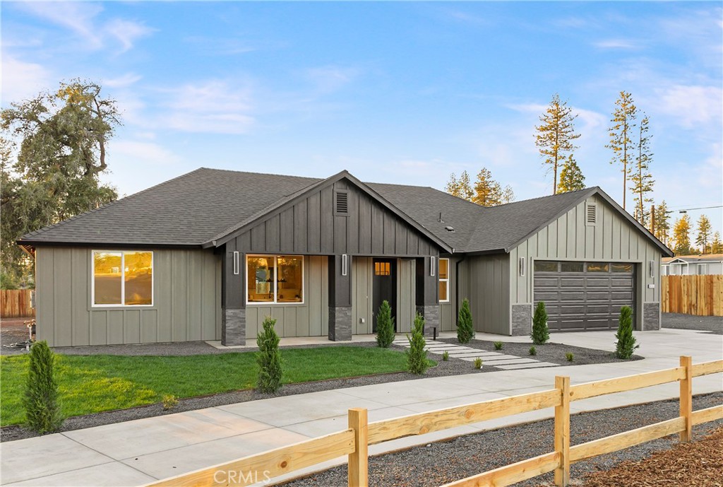6185 Pentz Road Paradise, CA 95969 - Photo 8 of 53 a view of house with a yard and front view of a house