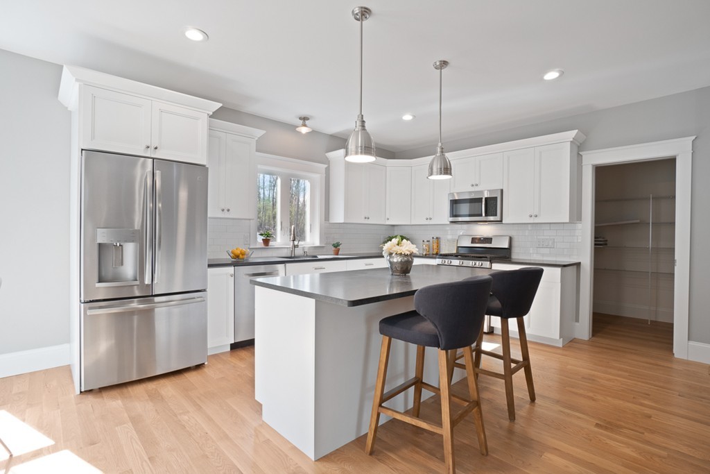 19 High Popples Road, Unit B Gloucester, MA 01930 - Photo 3 of 24