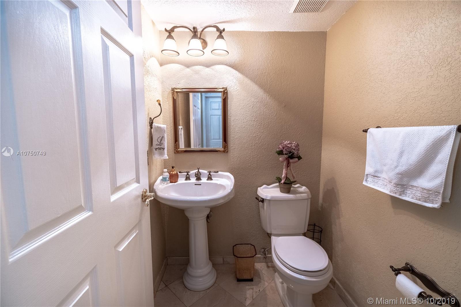 7949 Northwest 188th Terrace Hialeah, FL 33015 - Photo 10 of 22