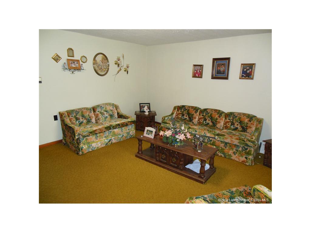 622 Mayfield Road Henryville, IN 47126 - Photo 3 of 19 Gallery Image 3