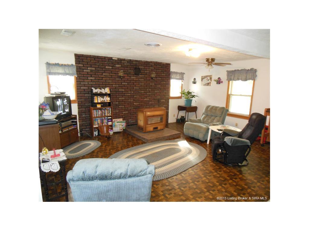 622 Mayfield Road Henryville, IN 47126 - Photo 4 of 19 Gallery Image 4