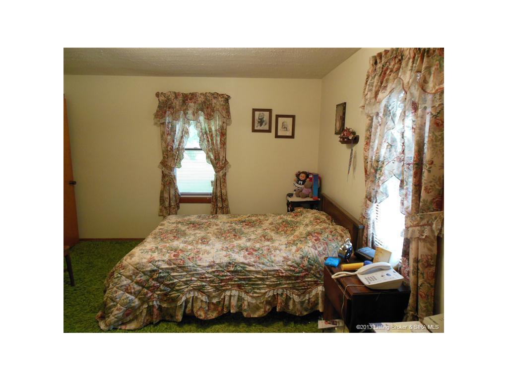 622 Mayfield Road Henryville, IN 47126 - Photo 5 of 19 Gallery Image 5